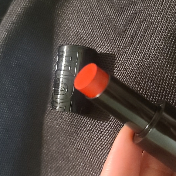 💄 BUXOM MATTE BIG & SEXY BOLD GEL LIPSTICK 💄 - Picture 4 of 4